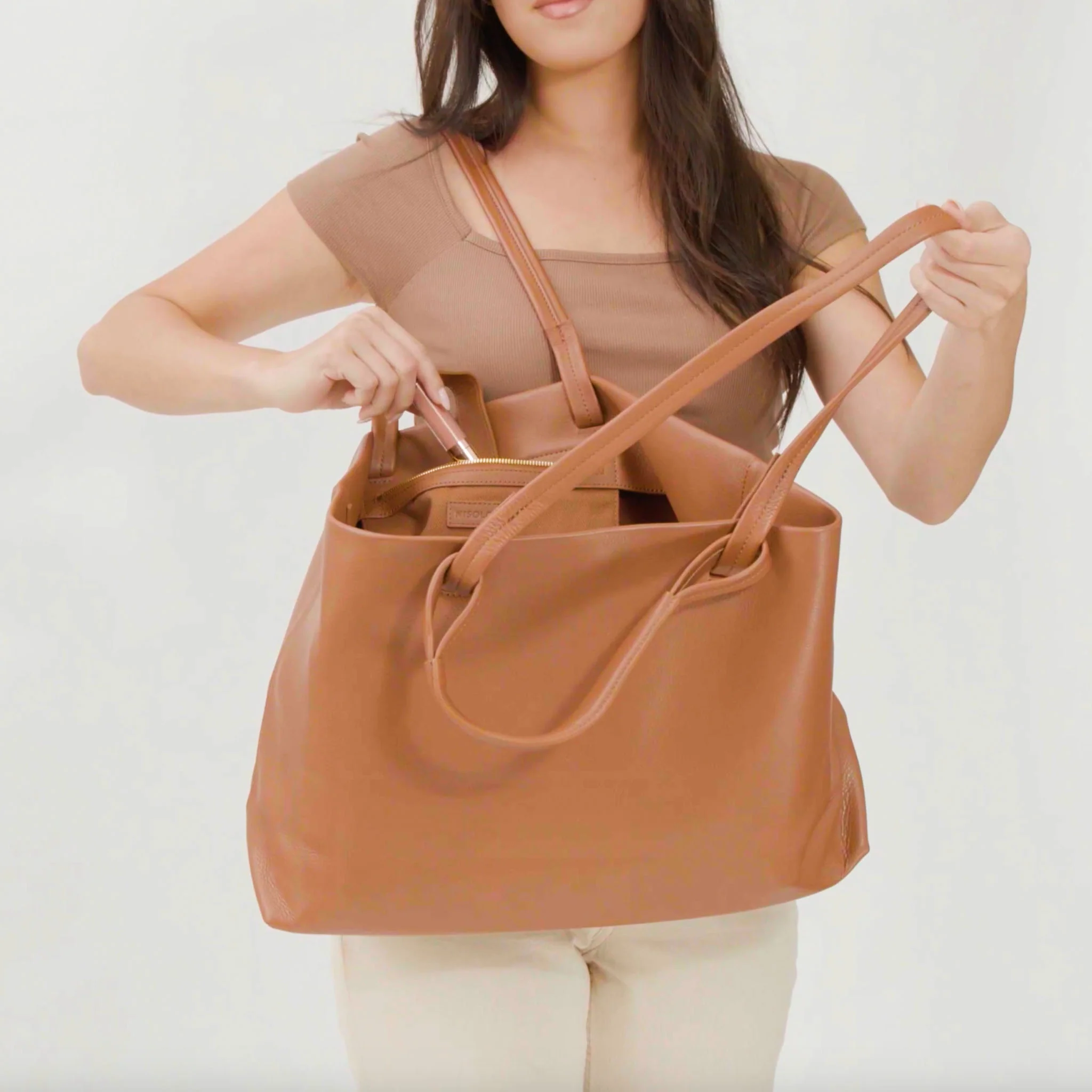 Camila Everyday Tote Caramel - Image 6