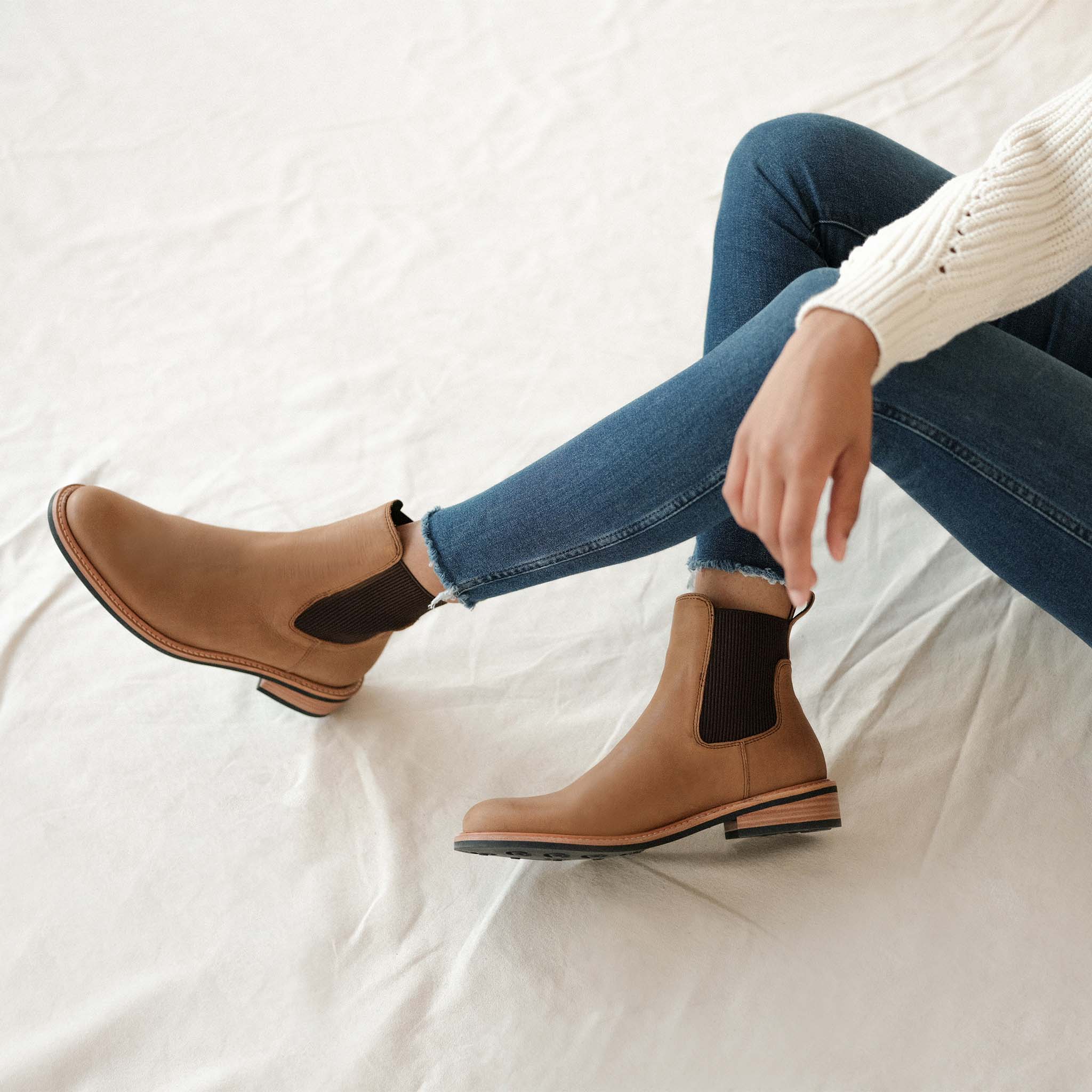 Carmen Chelsea Boot 2.0 Almond - Image 8