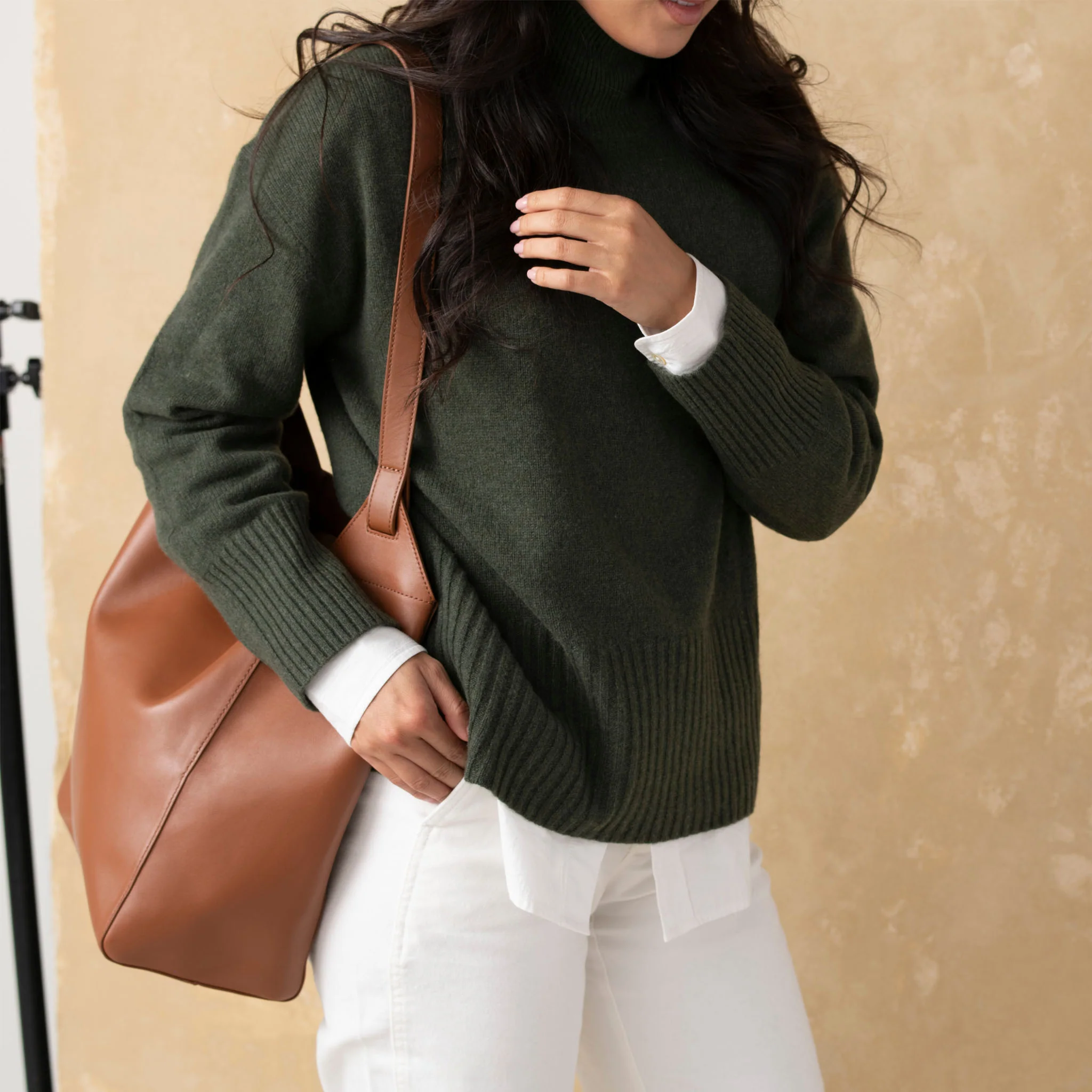 Cecilia Go-To Shoulder Bag Caramel - Image 5