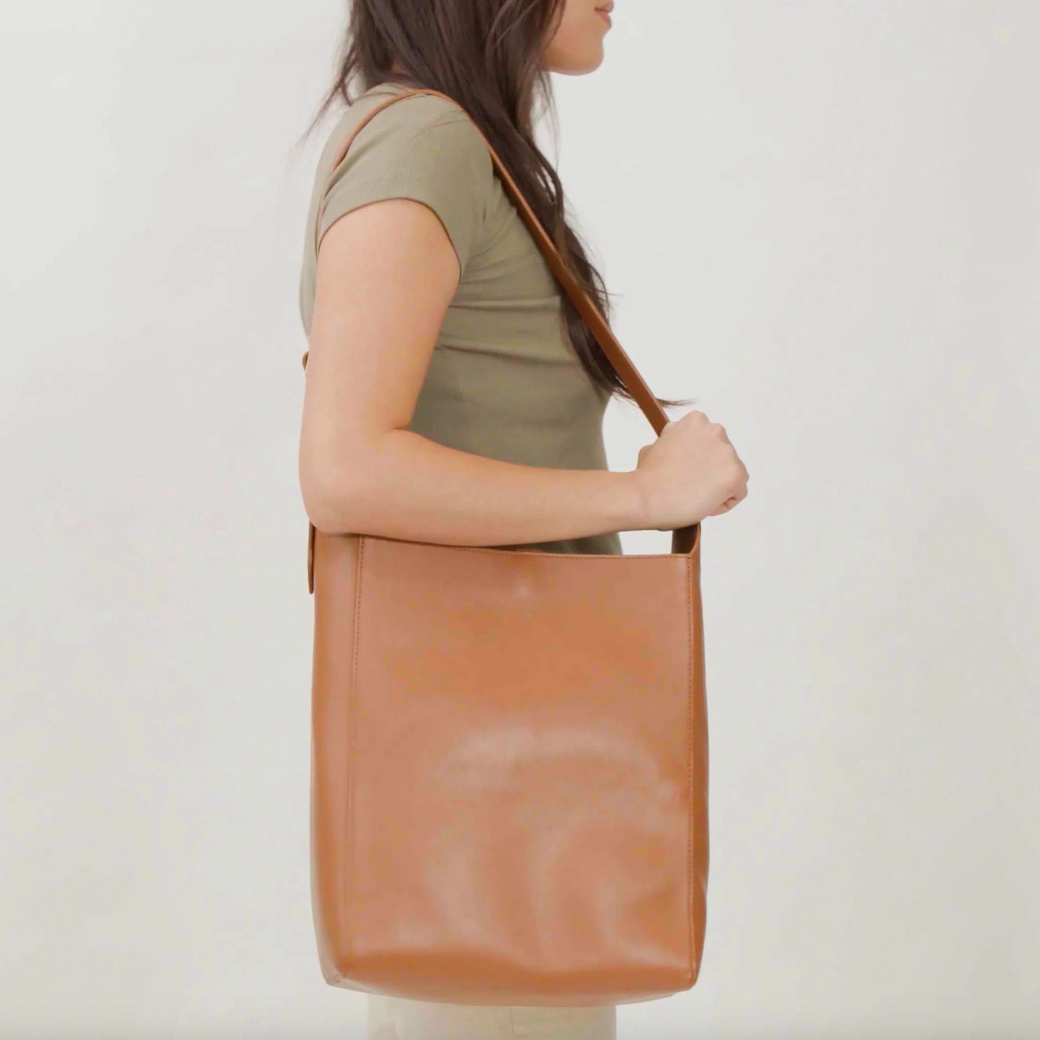 Cecilia Go-To Shoulder Bag Caramel - Image 7