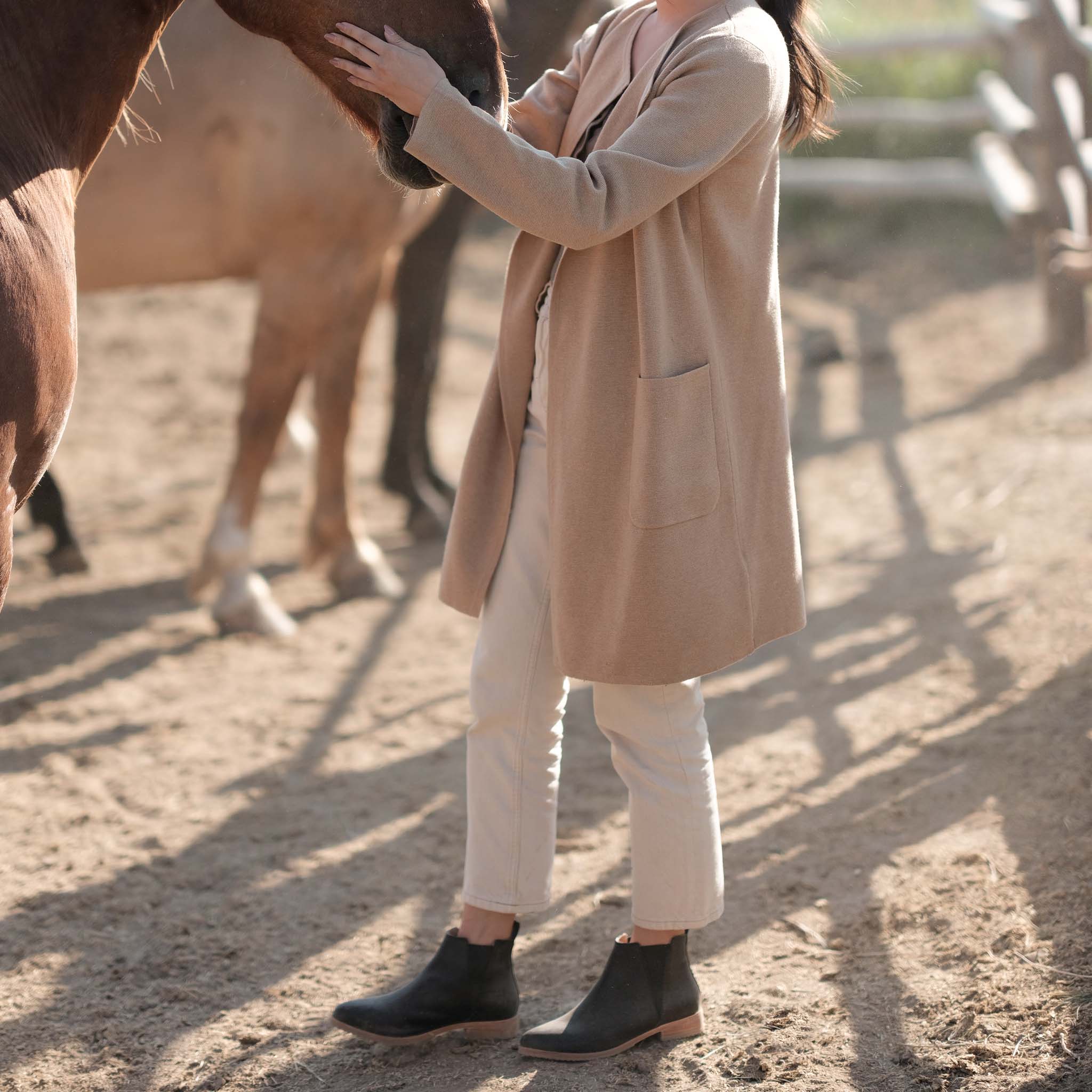 Eva Everyday Chelsea Boot Black - Image 8