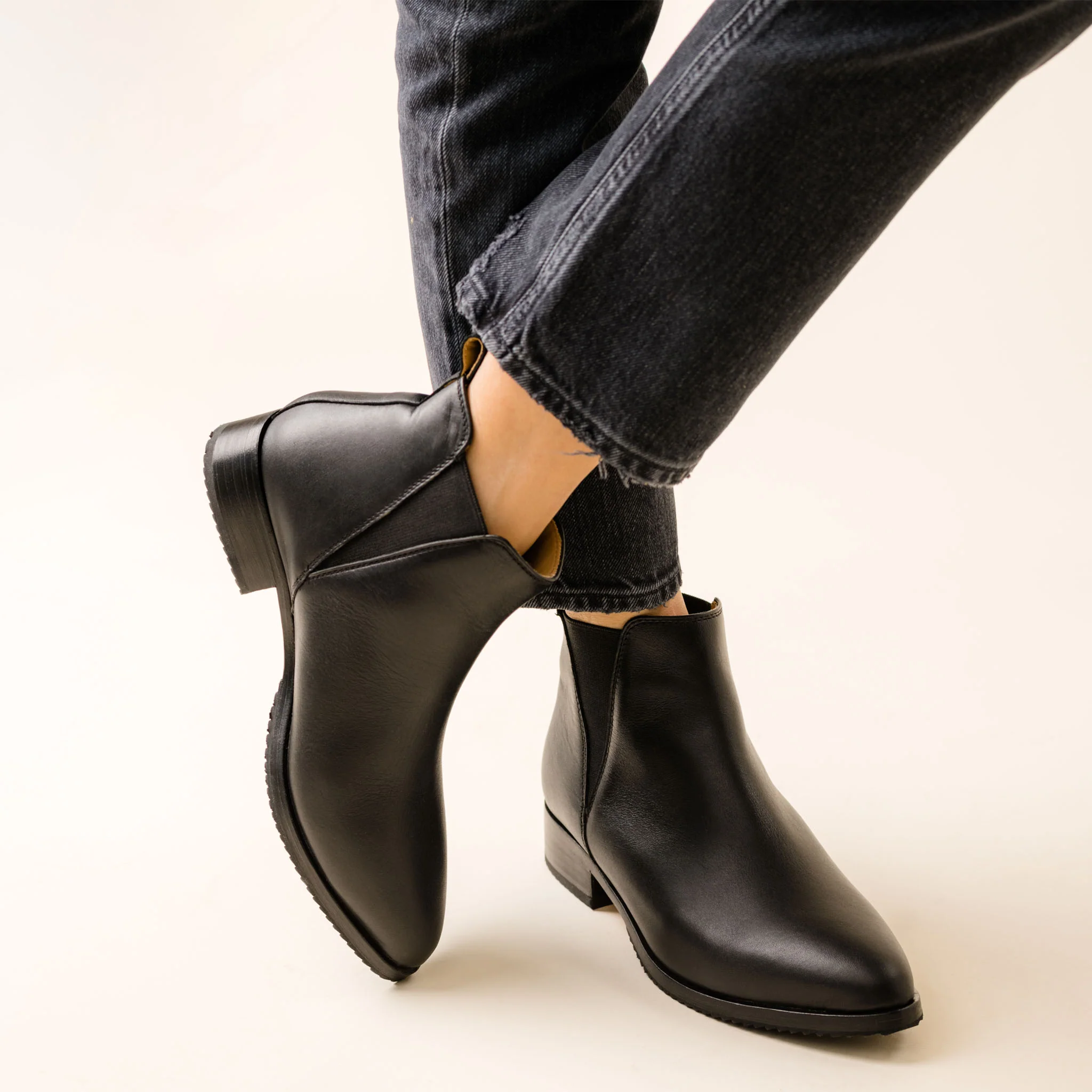 Eva Everyday Chelsea Boot Black/Black - Image 9